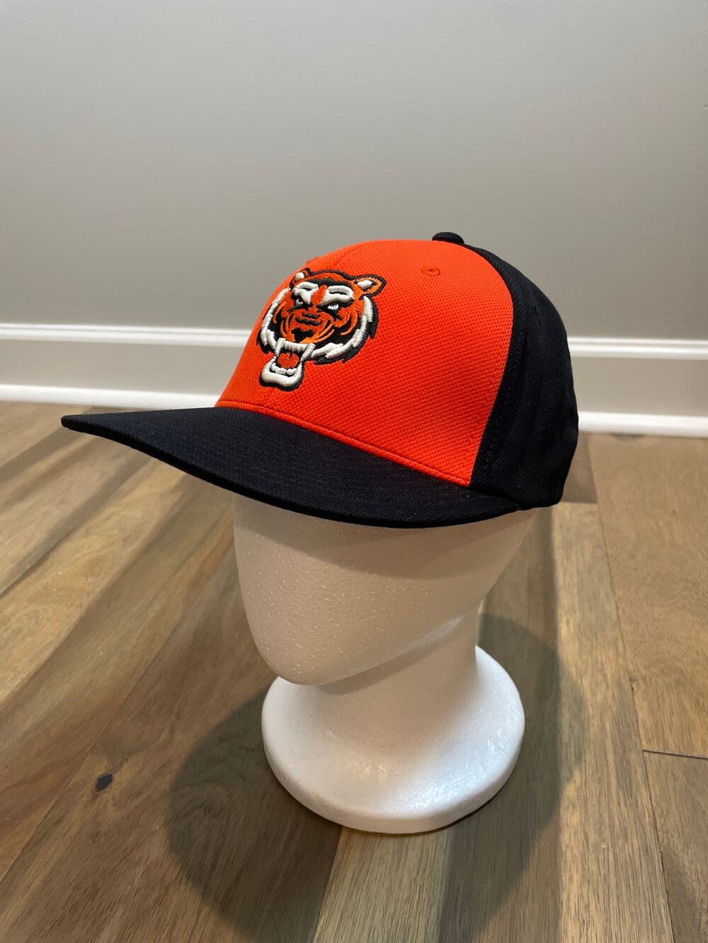 Pacific Headwear Flexfit Performance Tiger Cap L/XL Black Orange Knit